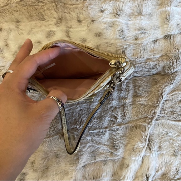 Coach purse - Picture 4 of 4